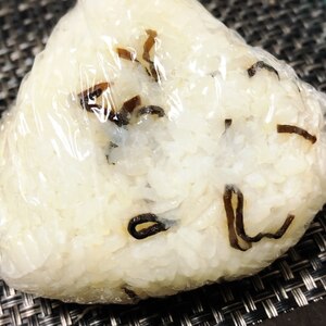 ささみの味ぽん炒め入り塩昆布おにぎり